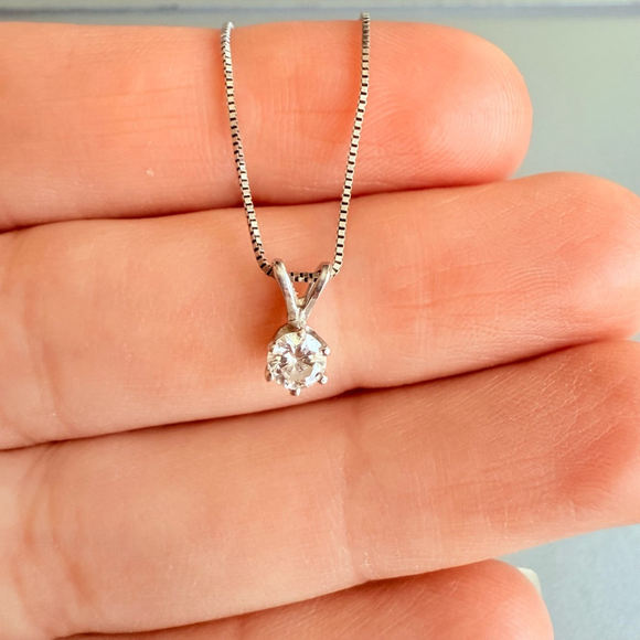 14K Solid White Gold .19ct Round Earth Mined Diamond Solitaire Pendant Necklace - Picture 6 of 7